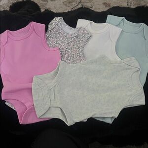 Amazon Essentials Long Sleeve Bodysuit Set - Pink, White, Green